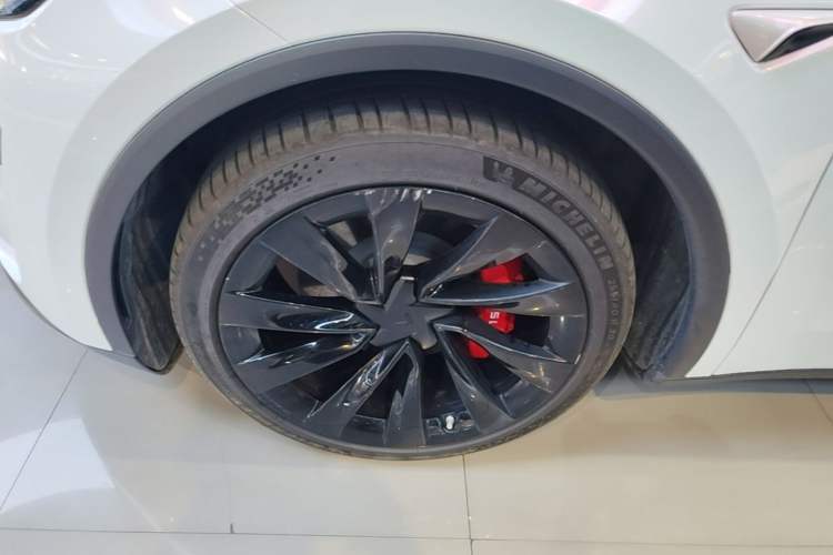 Used Tesla Model Y 2025 Rear-Wheel-Drive Version Left Front Wheel Hub