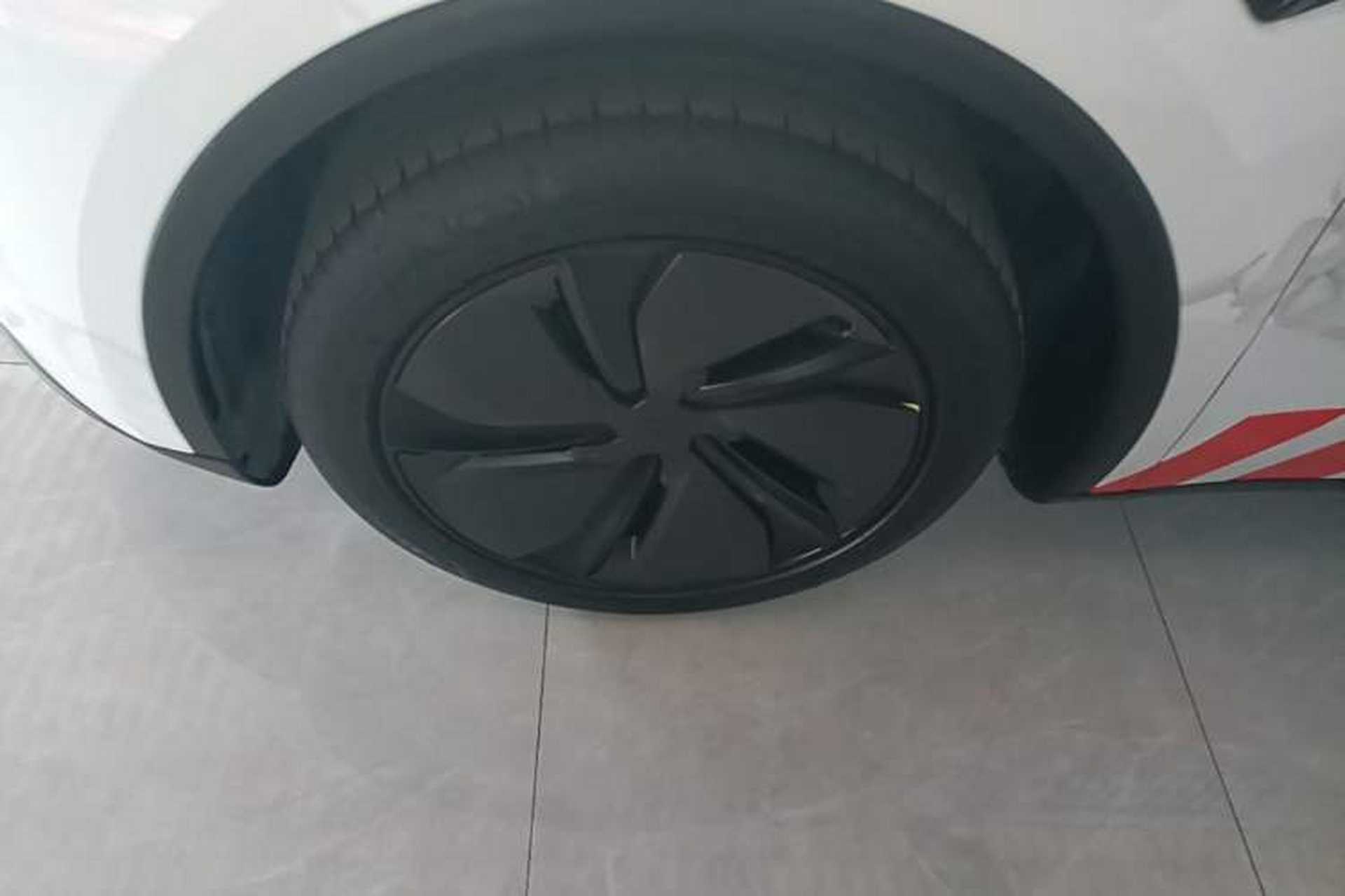 Used Tesla Model Y 2025 Rear-Wheel-Drive Version Left Front Wheel Hub