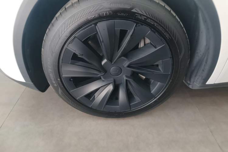 Used Tesla Model Y 2025 Rear-Wheel-Drive Version Left Front Wheel Hub