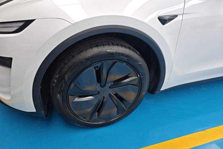 Used Tesla Model Y 2025 Rear-Wheel-Drive Version Left Front Wheel Hub
