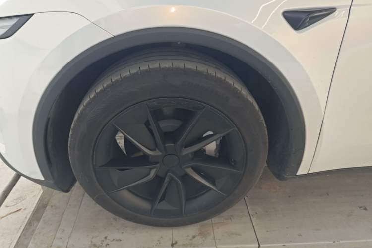 Used Tesla Model Y 2025 Rear-Wheel-Drive Version Left Front Wheel Hub