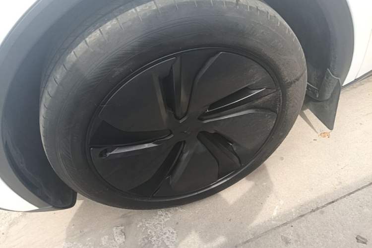 Used Tesla Model Y 2025 Rear-Wheel-Drive Version Left Front Wheel Hub