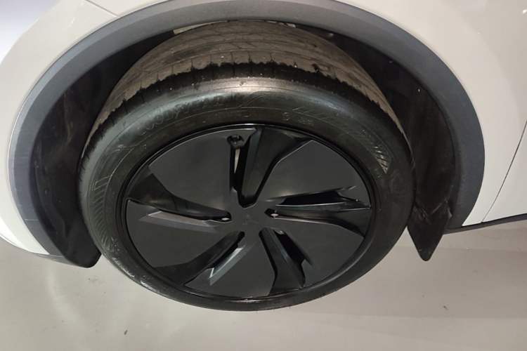 Used Tesla Model Y 2025 Rear-Wheel-Drive Version Left Front Wheel Hub