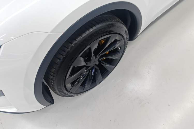 Used Tesla Model Y 2025 Rear-Wheel-Drive Version Left Front Wheel Hub