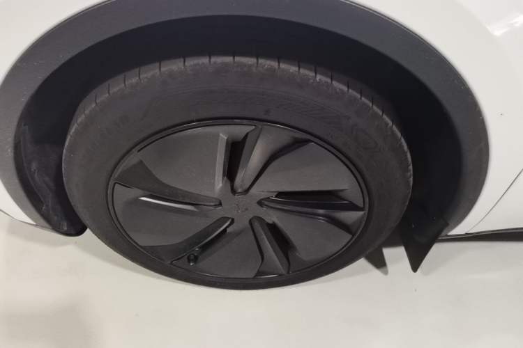 Used Tesla Model Y 2025 Rear-Wheel-Drive Version Left Front Wheel Hub