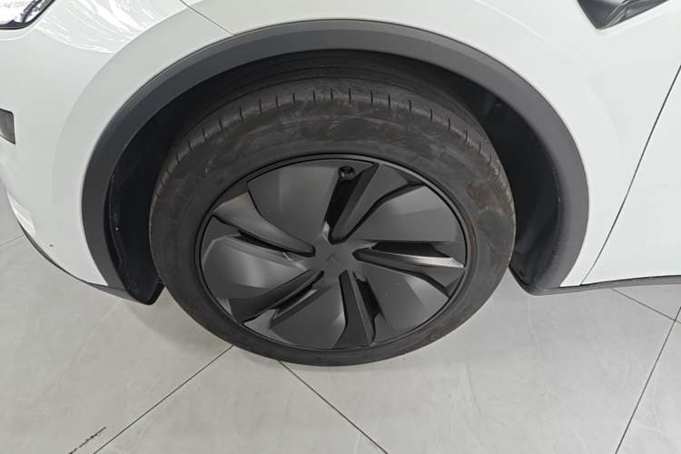 Used Tesla Model Y 2025 Rear-Wheel-Drive Version Left Front Wheel Hub