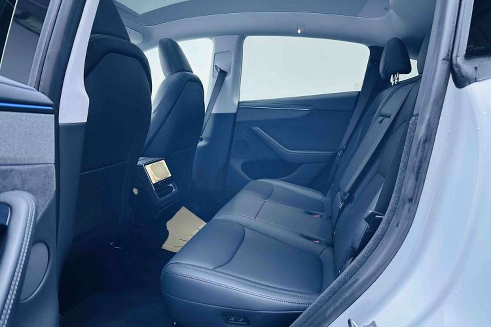 Used Tesla Model Y 2025 Long-Range All-Wheel-Drive Version Left Rear Seat