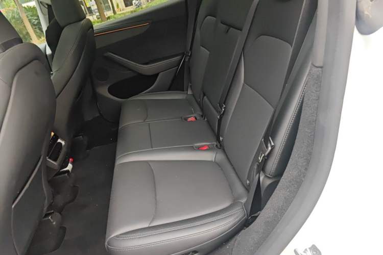 Used Tesla Model Y 2025 Updated Version Long-Range All-Wheel Drive Left Rear Seat