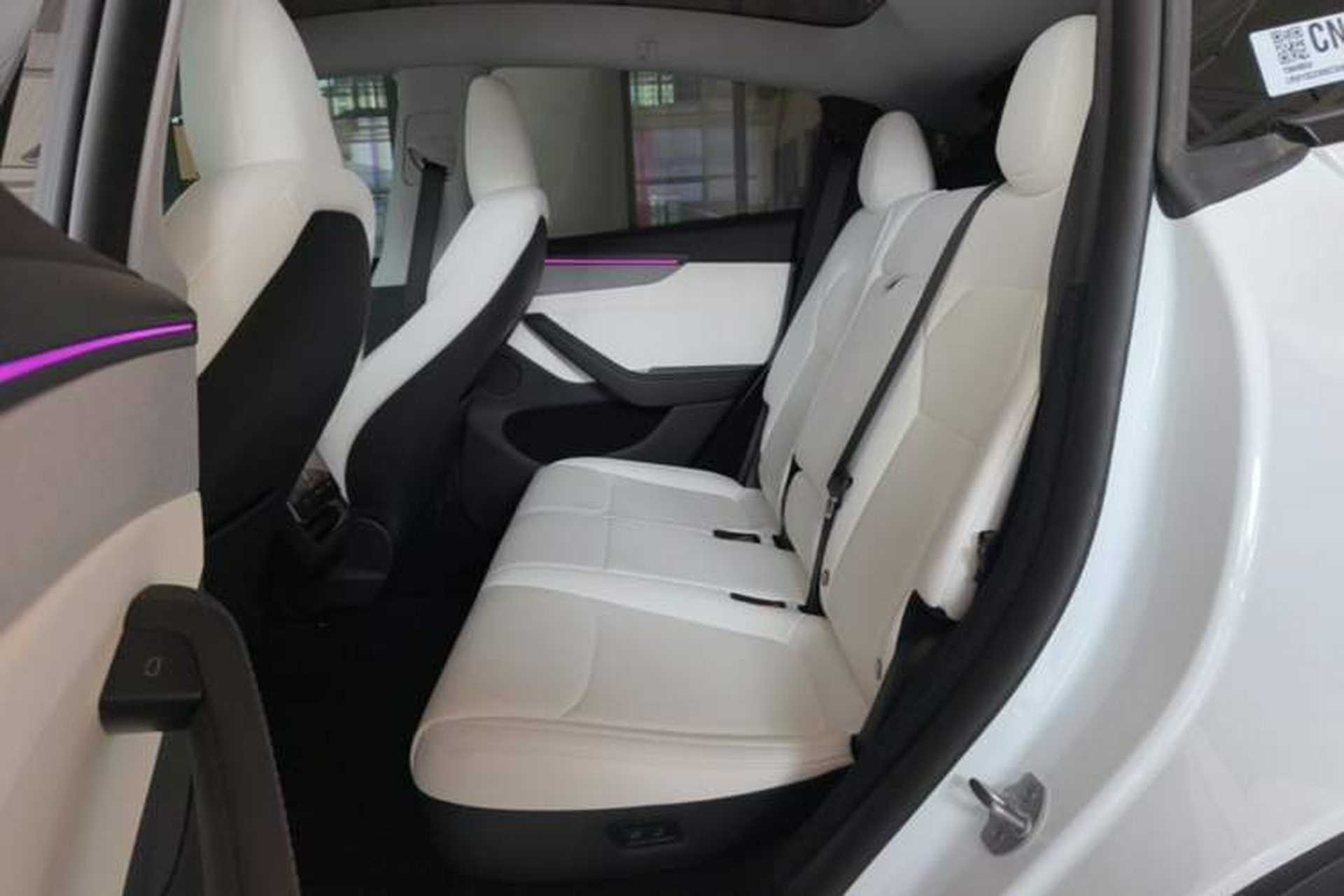 Used Tesla Model Y 2025 Long-Range All-Wheel-Drive Version Left Rear Seat