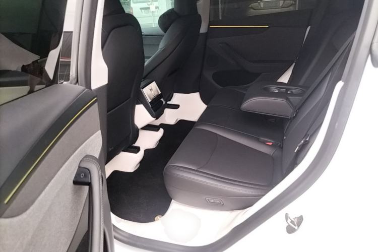 Used Tesla Model Y 2025 Rear-Wheel Drive First Edition Left Rear Seat