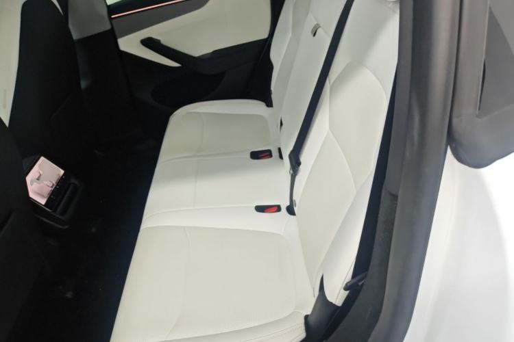 Used Tesla Model Y 2025 Rear-Wheel-Drive Version Left Rear Seat