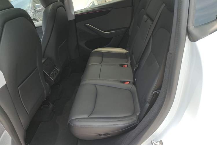 Used Tesla Model Y 2025 Rear-Wheel-Drive Version Left Rear Seat