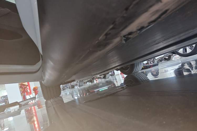 Used Tesla Model Y 2025 Rear-Wheel-Drive Version Left Side Sill