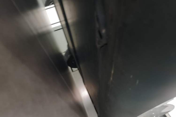 Used Tesla Model Y 2025 Rear-Wheel-Drive Version Left Side Sill