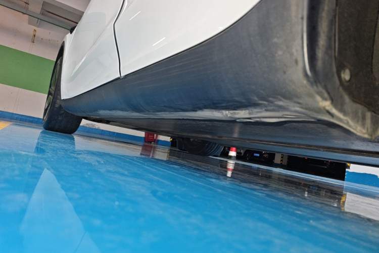Used Tesla Model Y 2025 Rear-Wheel-Drive Version Left Side Sill