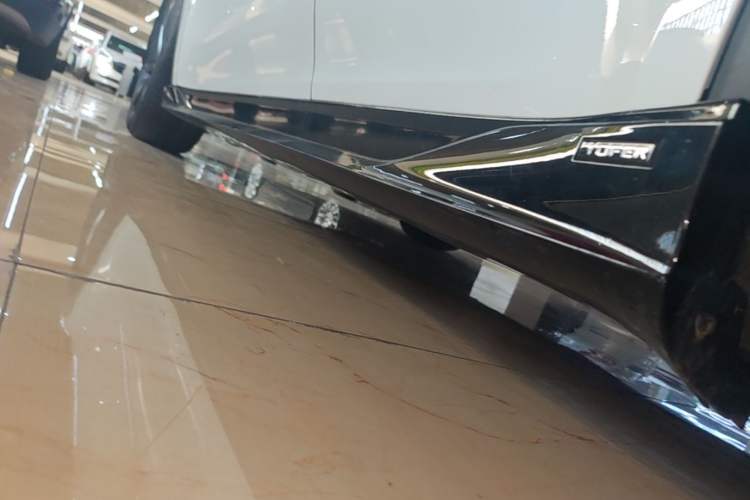 Used Tesla Model Y 2025 Long-Range All-Wheel-Drive Version Left Side Sill