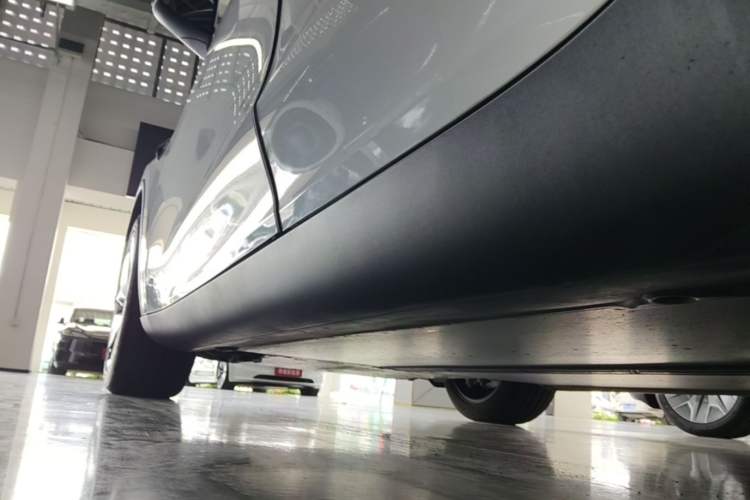 Used Tesla Model Y 2025 Rear-Wheel-Drive Version Left Side Sill