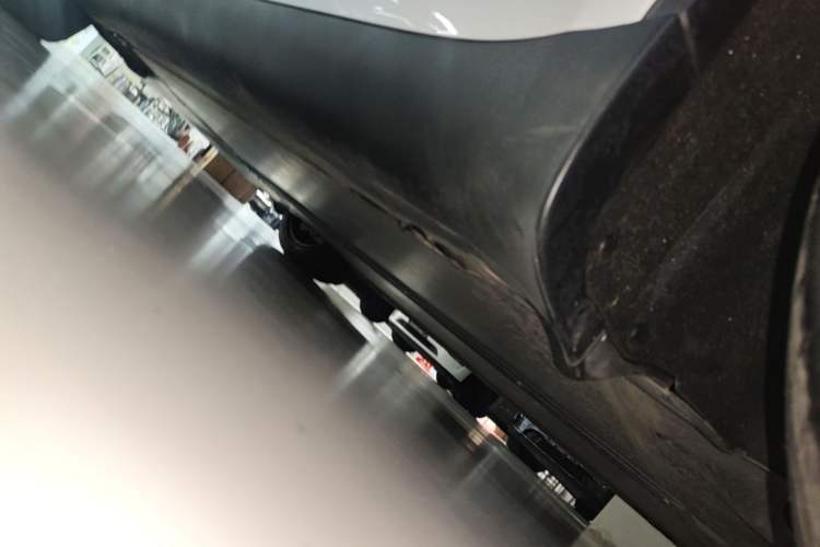 Used Tesla Model Y 2025 Rear-Wheel-Drive Version Left Side Sill