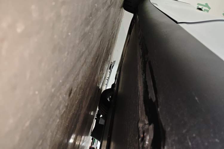 Used Tesla Model Y 2025 Long-Range All-Wheel-Drive Version Left Side Sill