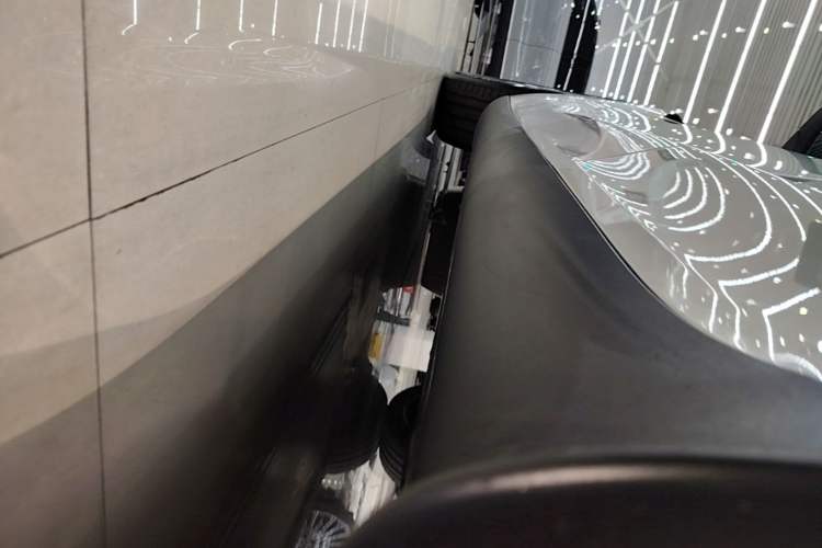 Used Tesla Model Y 2025 Long-Range All-Wheel-Drive Version Left Side Sill