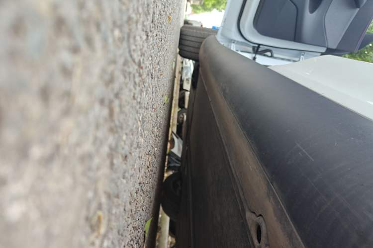 Used Tesla Model Y 2025 Rear-Wheel-Drive Version Left Side Sill