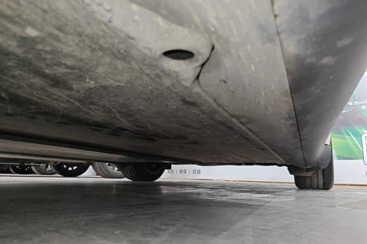 Used Tesla Model Y 2025 Rear-Wheel-Drive Version Left Side Sill