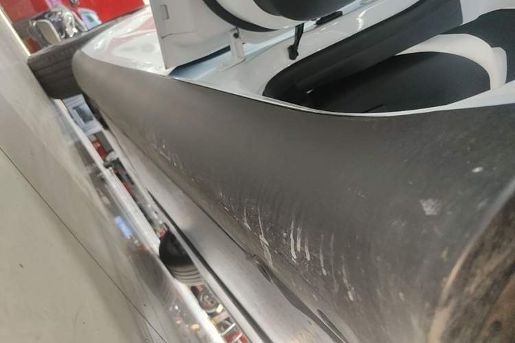 Used Tesla Model Y 2025 Rear-Wheel-Drive Version Left Side Sill
