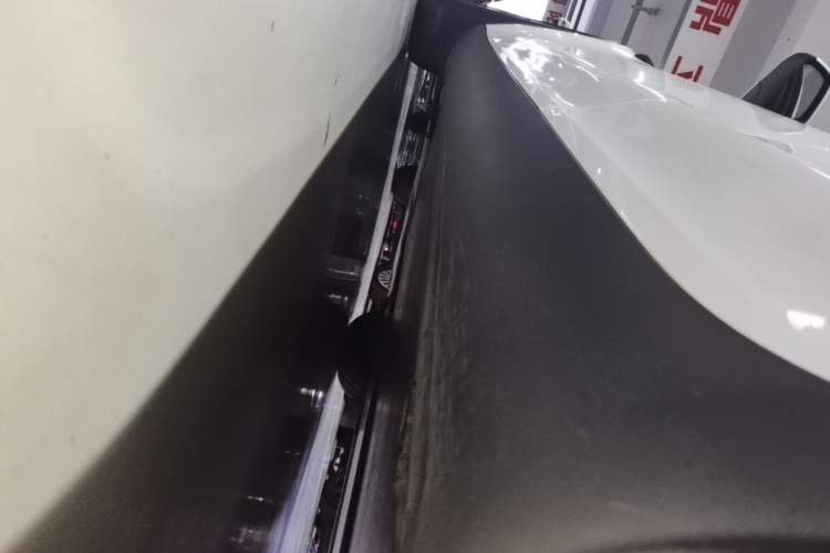 Used Tesla Model Y 2025 Rear-Wheel-Drive Version Left Side Sill