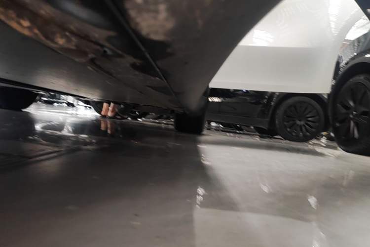 Used Tesla Model Y 2025 Rear-Wheel-Drive Version Left Side Sill