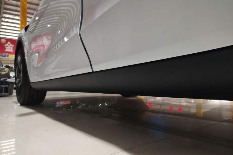 Used Tesla Model Y 2025 Rear-Wheel-Drive Version Left Side Sill