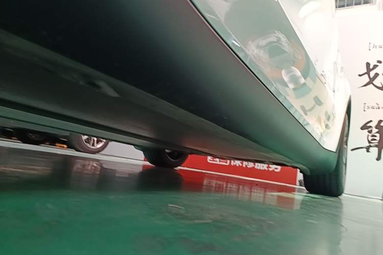 Used Tesla Model Y 2025 Rear-Wheel-Drive Version Left Side Sill
