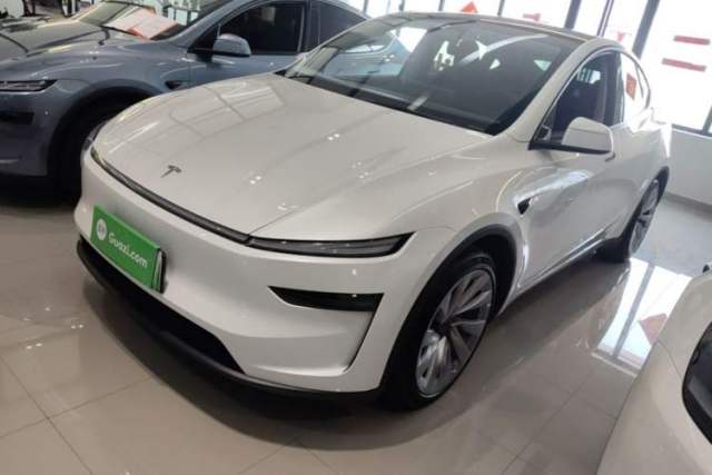 Used Tesla Model Y 2025 Long-Range All-Wheel-Drive Version