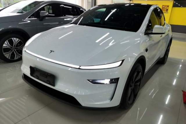 Used Tesla Model Y 2025 Rear-Wheel-Drive Version