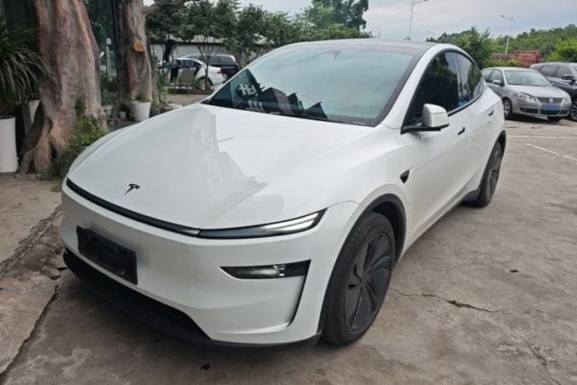 Used Tesla Model Y 2025 Rear-Wheel-Drive Version