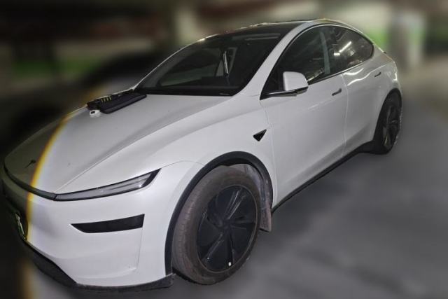 Used Tesla Model Y 2025 Rear-Wheel-Drive Version