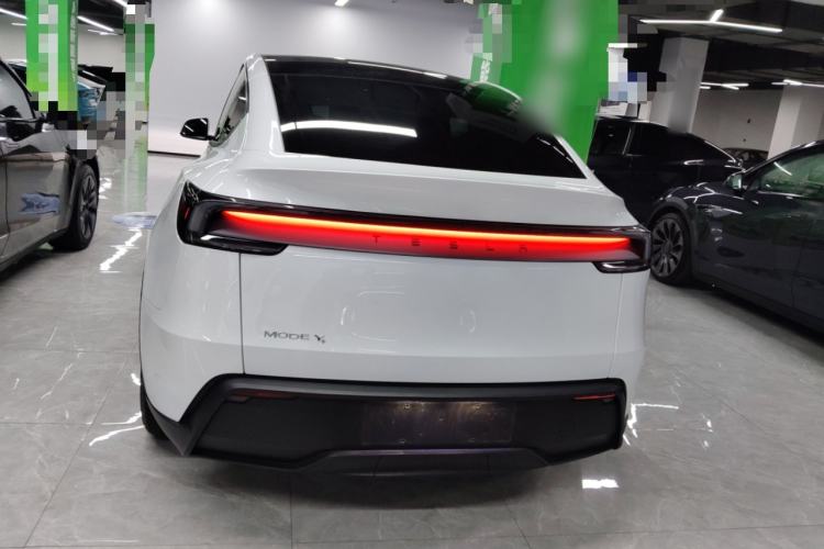 Used Tesla Model Y 2025 Long-Range All-Wheel-Drive Version Rear