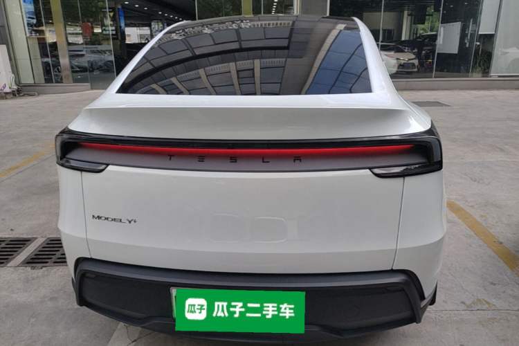 Used Tesla Model Y 2025 Long-Range All-Wheel-Drive Version Rear