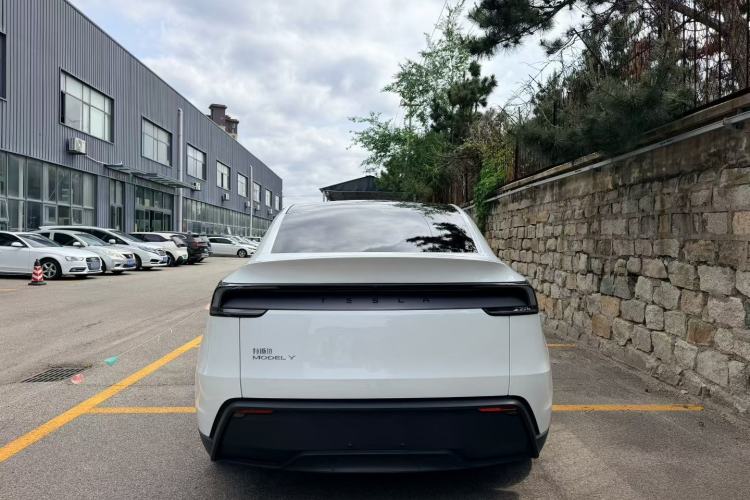 Used Tesla Model Y 2025 Rear-Wheel-Drive Version Rear