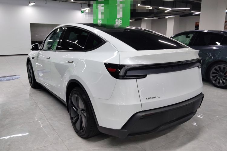 Used Tesla Model Y 2025 Long-Range All-Wheel-Drive Version Rear Left 45 Deg