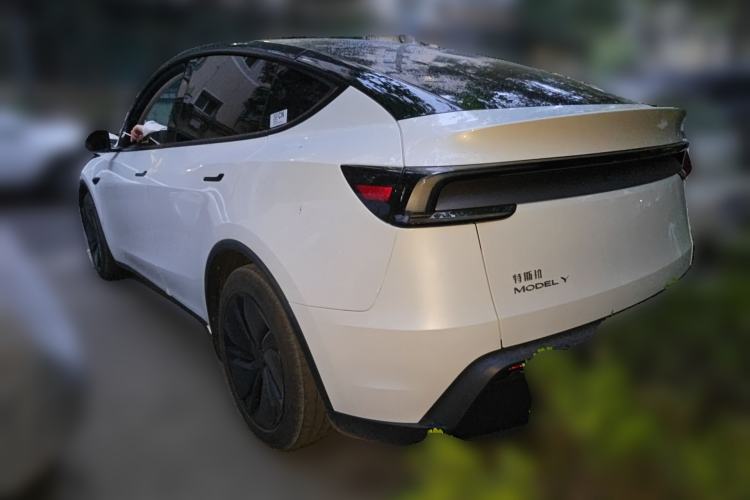 Used Tesla Model Y 2025 Rear-Wheel-Drive Version Rear Left 45 Deg