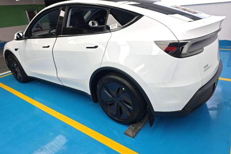 Used Tesla Model Y 2025 Rear-Wheel-Drive Version Rear Left 45 Deg