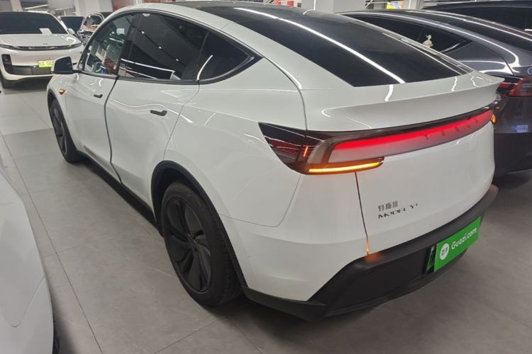 Used Tesla Model Y 2025 Long-Range All-Wheel-Drive Version Rear Left 45 Deg