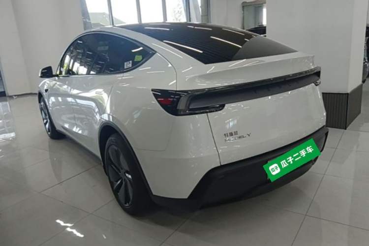 Used Tesla Model Y 2025 Rear-Wheel Drive First Edition Rear Left 45 Deg