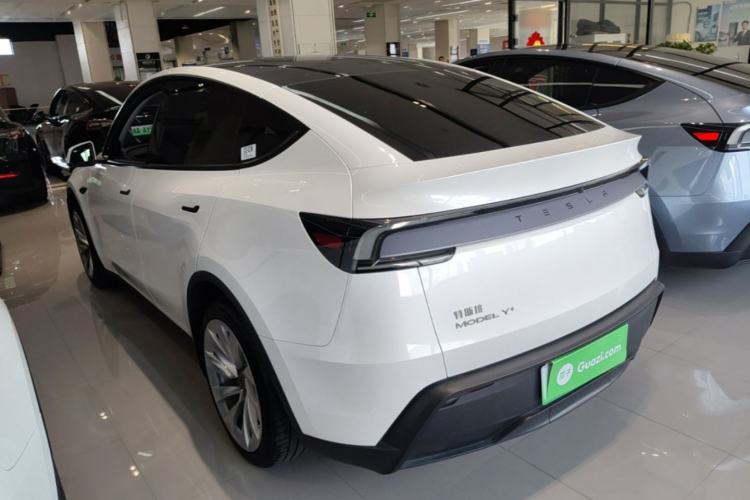 Used Tesla Model Y 2025 Long-Range All-Wheel-Drive Version Rear Left 45 Deg