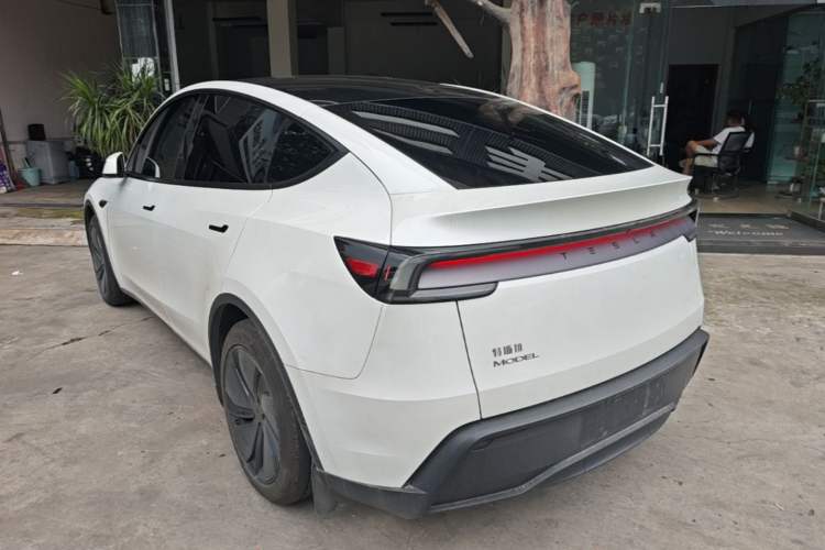 Used Tesla Model Y 2025 Rear-Wheel-Drive Version Rear Left 45 Deg