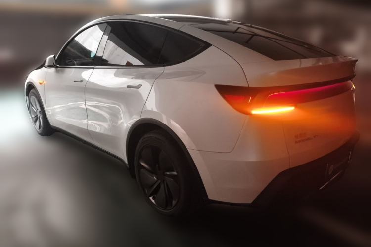 Used Tesla Model Y 2025 Updated Version Long-Range All-Wheel Drive Rear Left 45 Deg
