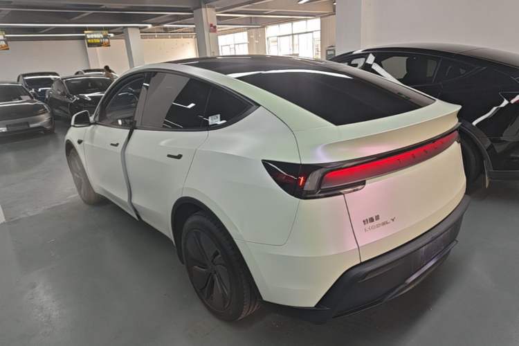 Used Tesla Model Y 2025 Rear-Wheel-Drive Version Rear Left 45 Deg