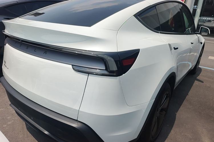 Used Tesla Model Y 2025 Long-Range All-Wheel-Drive Version Rear