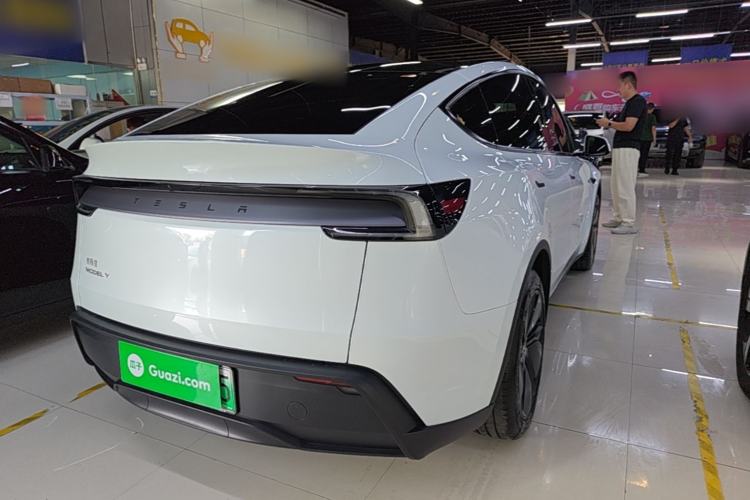 Used Tesla Model Y 2025 Rear-Wheel-Drive Version Rear Right 45 Deg
