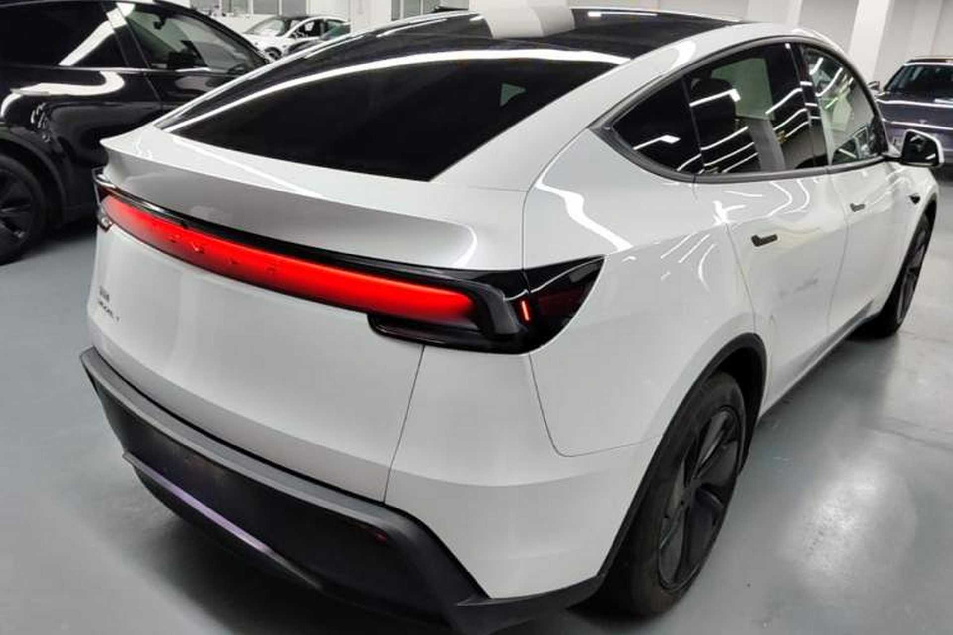 Used Tesla Model Y 2025 Rear-Wheel-Drive Version Rear Right 45 Deg